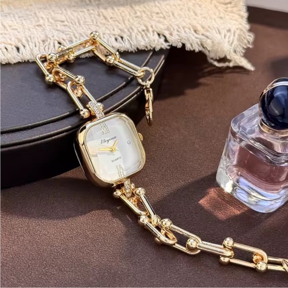 Architectural Gold Link Watch - Picture 4 of 5